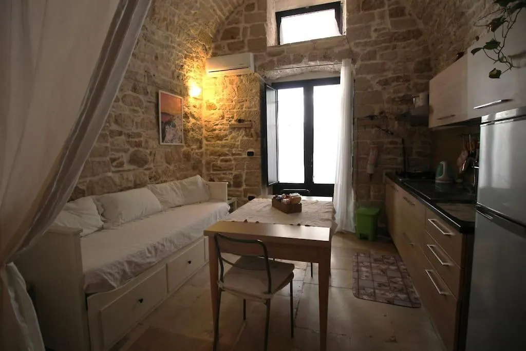 Rubini'S House Hotel Giovinazzo 0*,
